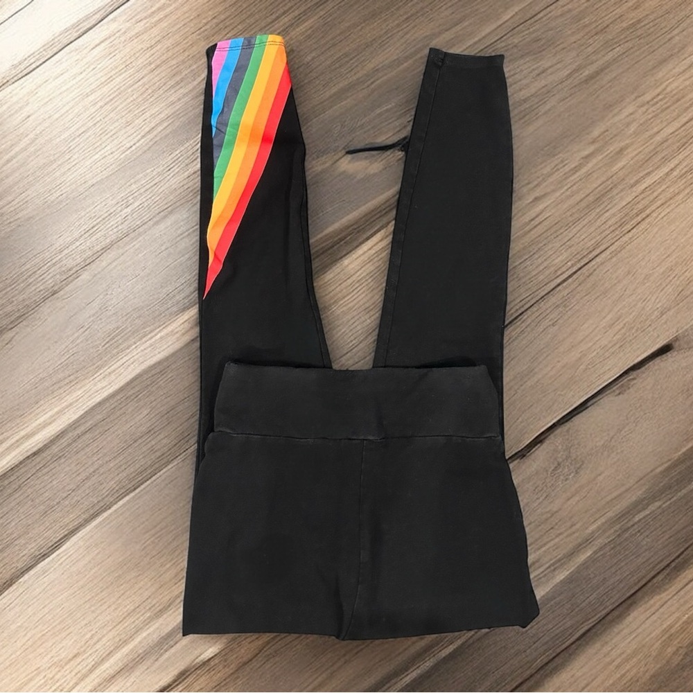 🌈 Black Rainbow Pride Stripe High Rise Stretch Leggings - Picture 5 of 9